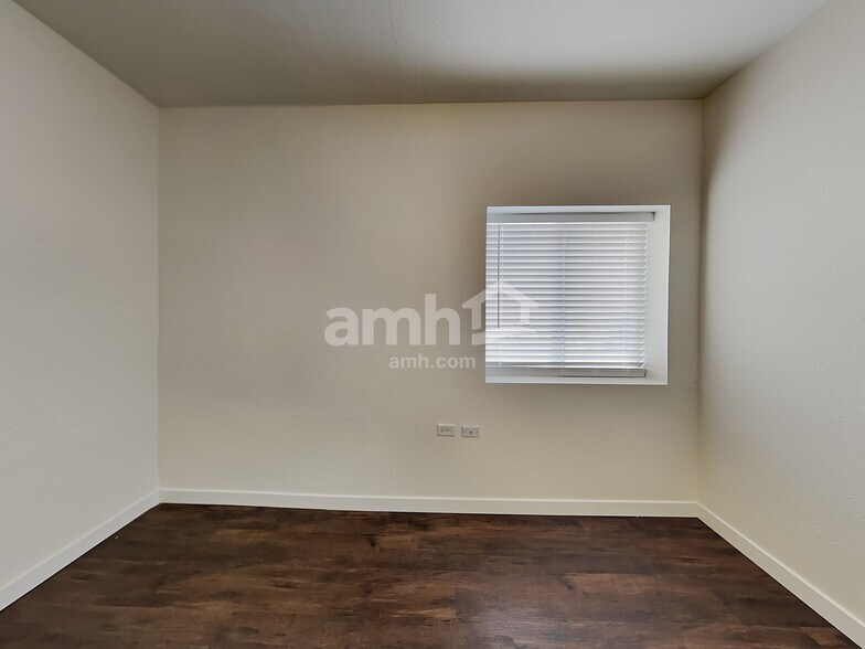 Building Photo - 7890 W Powell St