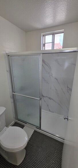 Newly renovated master bath - 12022 Calle De Montana