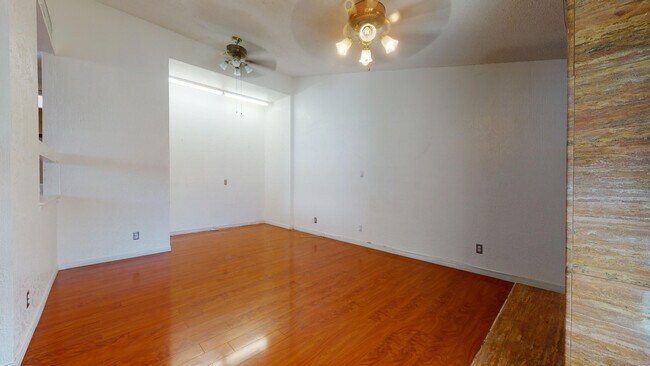 Building Photo - 4842 Excalibur Dr