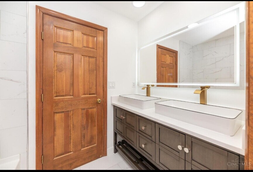 Building Photo - 8237 Eagle Ridge Dr