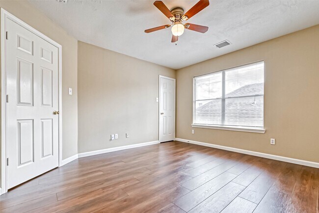 Building Photo - 7331 Colony Bend Ln