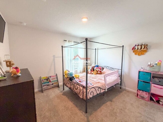 Building Photo - 5469 Merlin