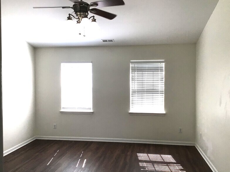 Building Photo - 1001 Finley Ct