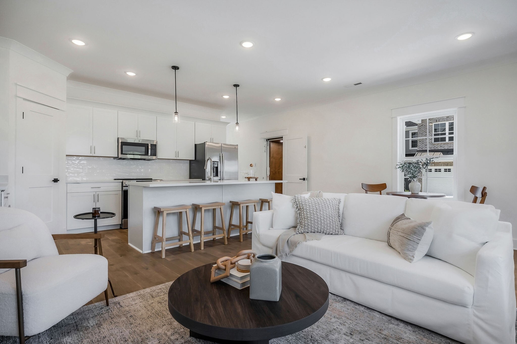 Building Photo - 207 S High St