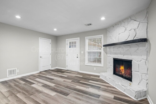 Building Photo - 2020 Whitfield St