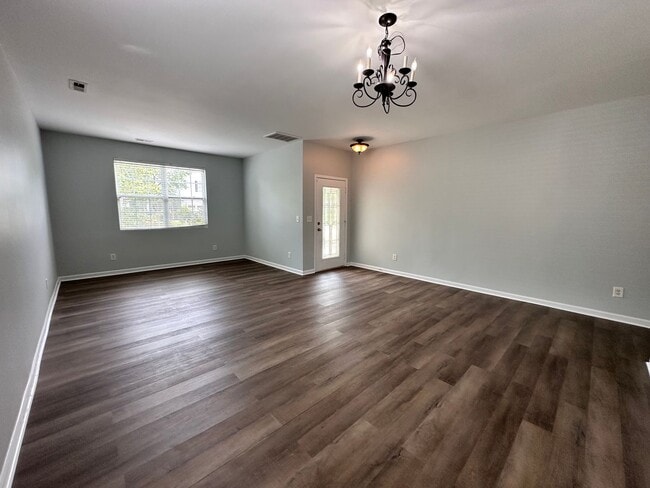 Building Photo - Exclusively Offered By Muse Realty Rentals...