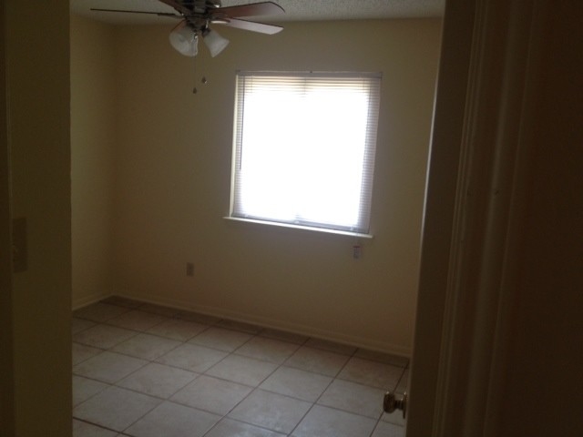 Building Photo - 2408 Skyline Dr