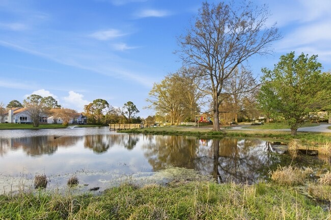 Building Photo - 101 Gatewood Dr