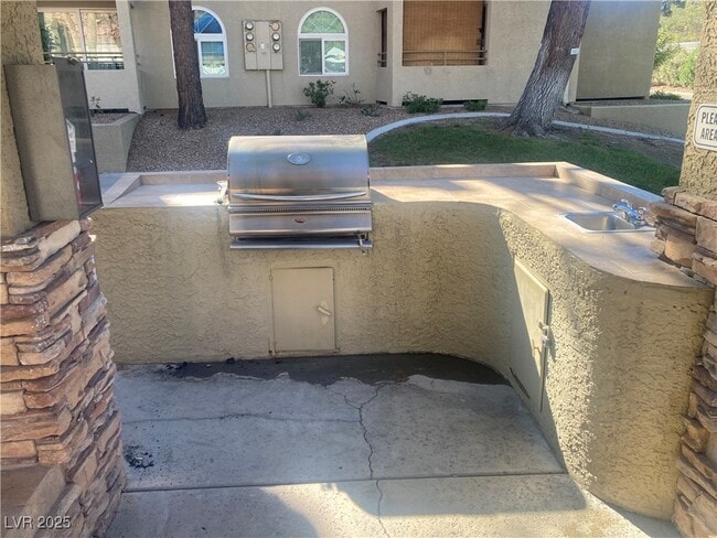 Building Photo - 3145 E Flamingo Rd