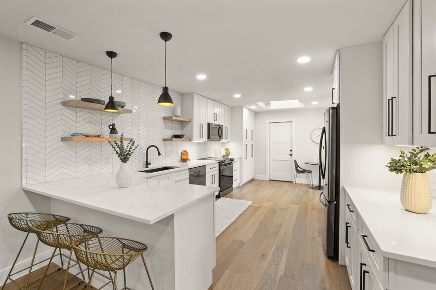 Building Photo - 8138 Forest Mesa Dr