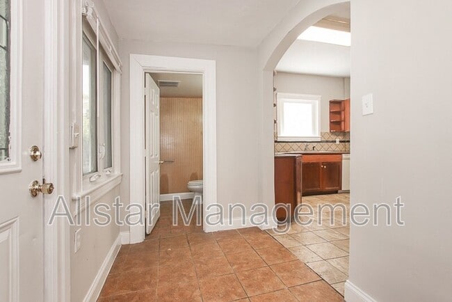 Building Photo - 3195 Whitethorn Rd