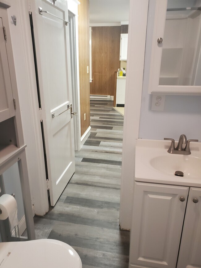 Building Photo - 4204 St Lawrence Ave