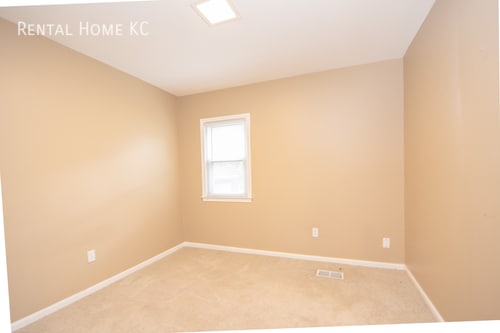 Building Photo - 5101 Hardy-