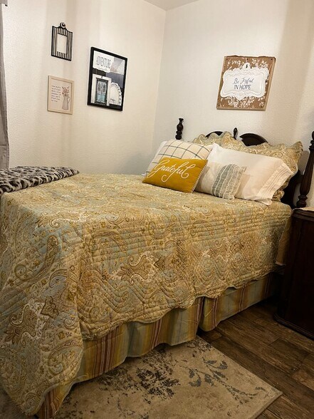 Building Photo - 12102 Carriage Ct SE