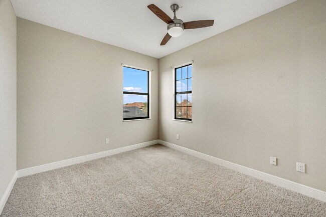 Building Photo - 4BR, 2.5BA home with resort style outdoor living!