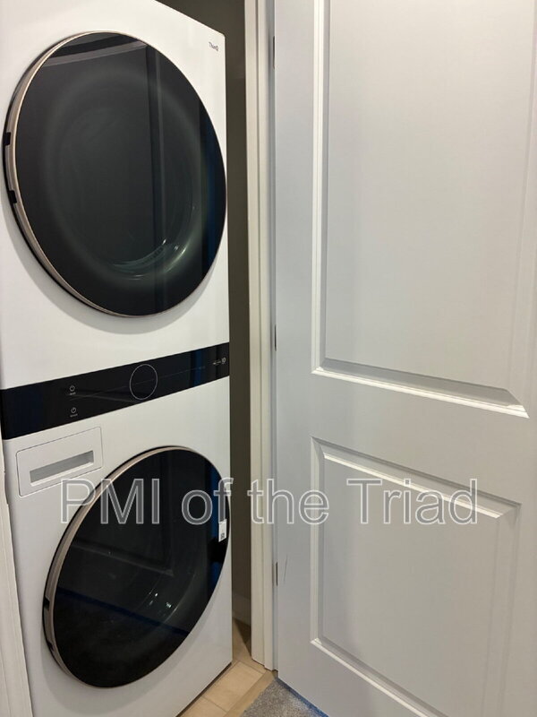 Building Photo - 1817 Autumn Mist Dr