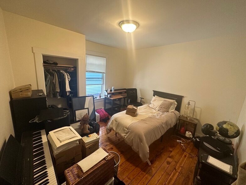 Building Photo - 66 Pleasant St