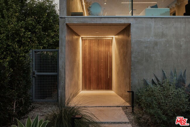 Building Photo - 533 Grand Blvd