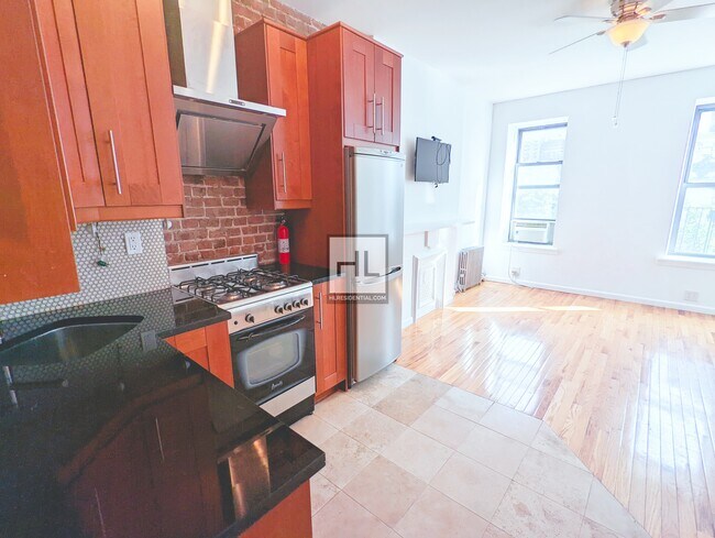 Primary Photo - WEST 46 STREET
