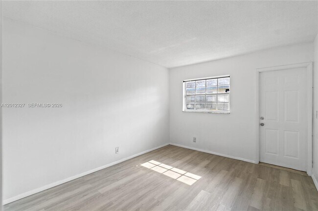 Building Photo - 2325 NW 52nd Ct