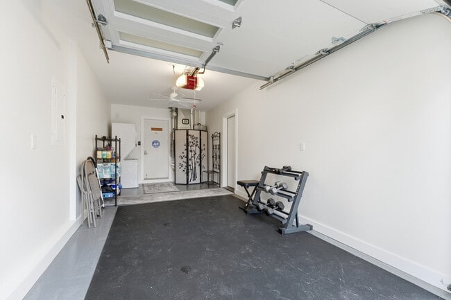 Building Photo - 5003 NE Mason St