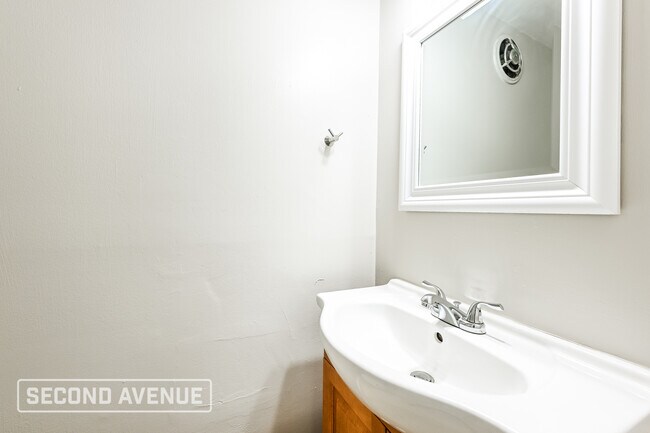 Building Photo - 947 Garden City Dr