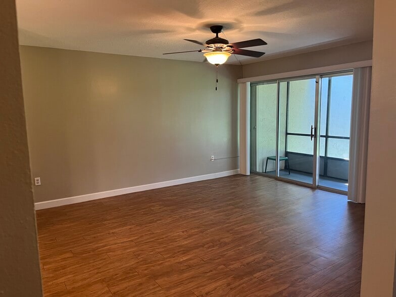 Building Photo - 2504 Bogey Ln