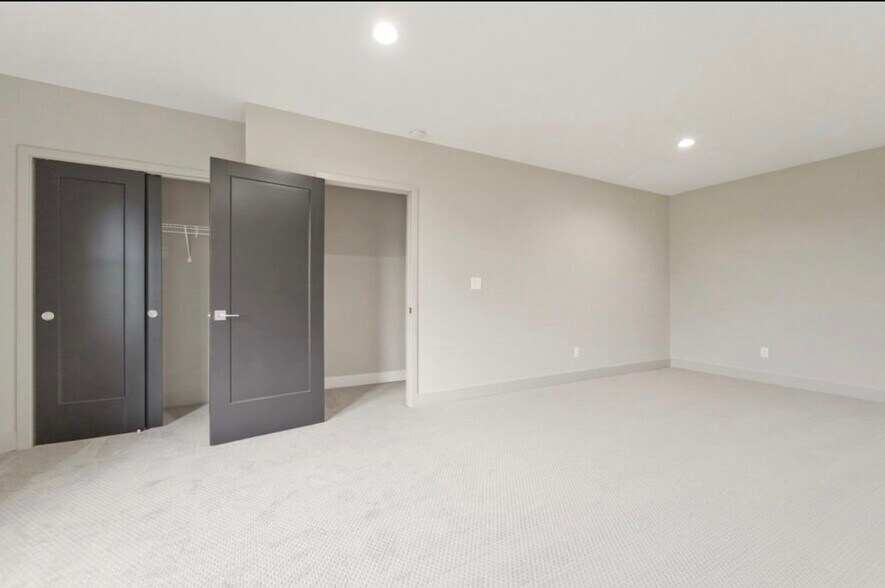 upstairs bedroom - 331 Cherryhill St