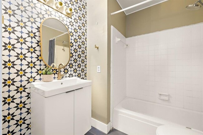 Building Photo - 403 Flournoy Dr