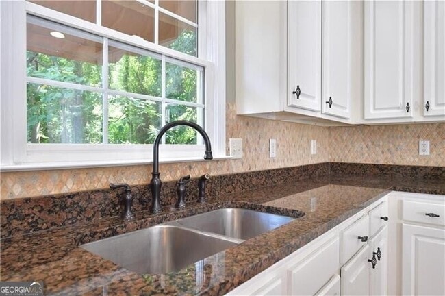 Building Photo - 905 Lancaster Way NW