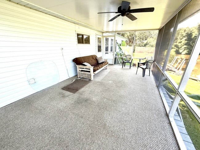 Building Photo - 1700 Lucina Cove