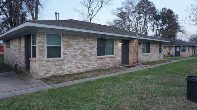 Building Photo - 604 Wilson Rd