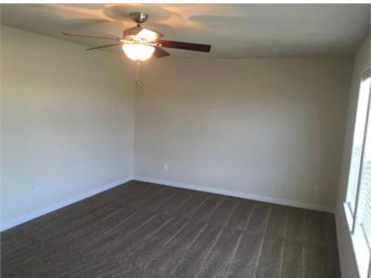 Building Photo - 1027 Alturas Dr