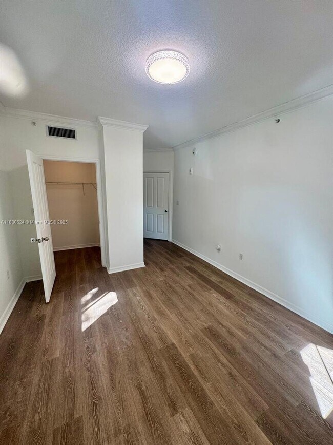 Building Photo - 9172 Collins Ave