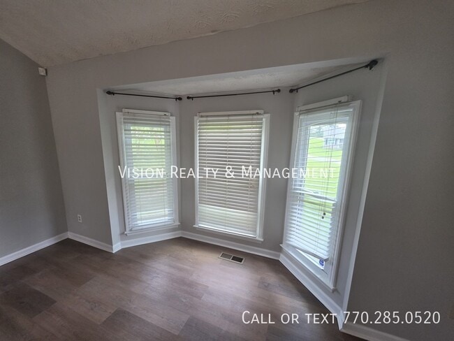 Building Photo - 985 S Lassetter Cir