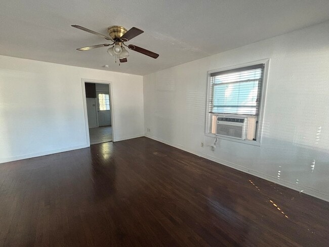 Building Photo - 730 N 14th St