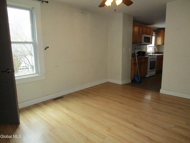 Building Photo - 1303 8th Ave