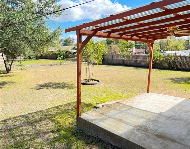 Building Photo - 209 Red Bird Ln