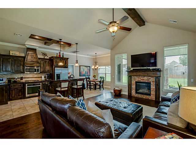 Building Photo - Kelly Lakes Addition - 4 bed 2 1/2 bath + ...