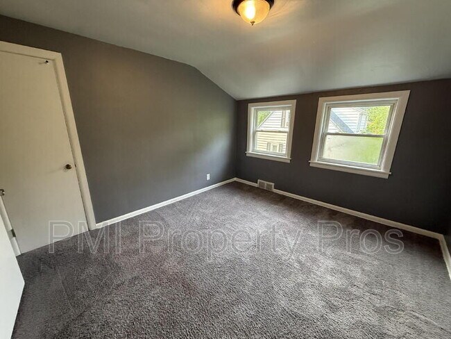 Building Photo - 6618 N 56th St