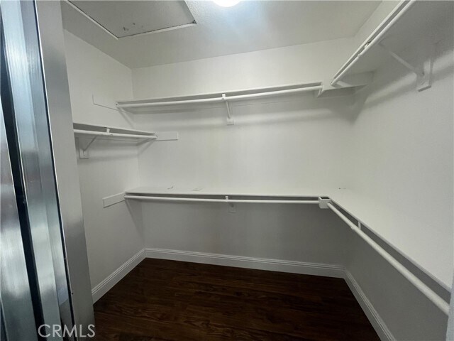 Building Photo - 2300 Meadow View Ln