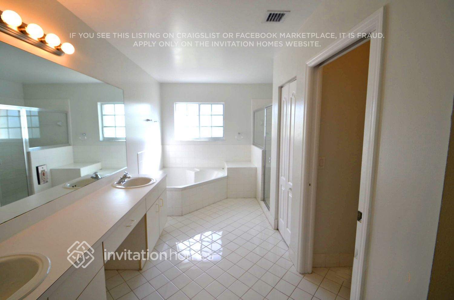 Building Photo - 14318 SW 154th Pl