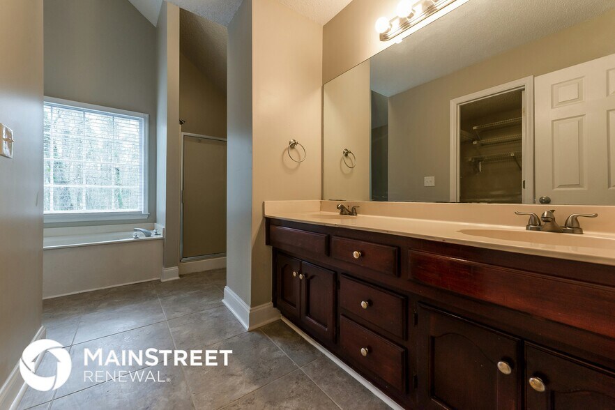 Building Photo - 3175 Rock Creek Dr