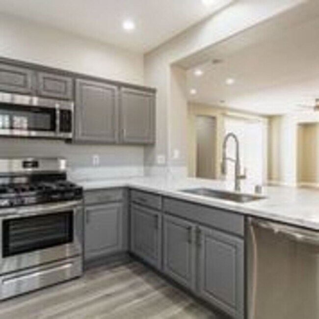 Building Photo - Welcome Home! Beautiful One Story Home in Aliante