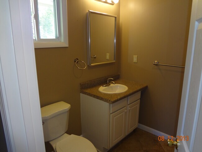 Building Photo - 152 Kendrick Ct