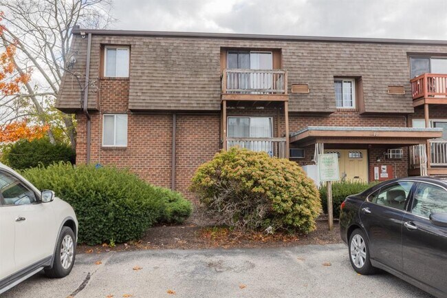 Building Photo - 10 Josephine St