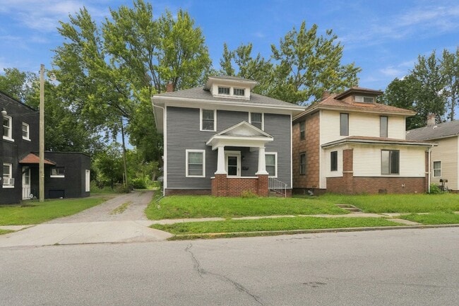 Building Photo - 928 W Dewald St