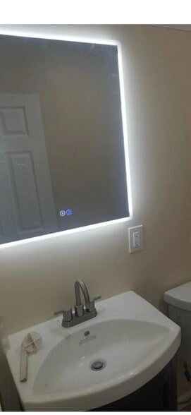 Building Photo - 489 Norwood St