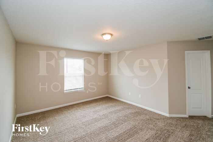 Building Photo - 1592 Oldenburg Dr