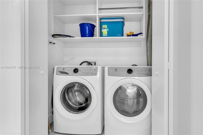 Building Photo - 16385 Biscayne Blvd